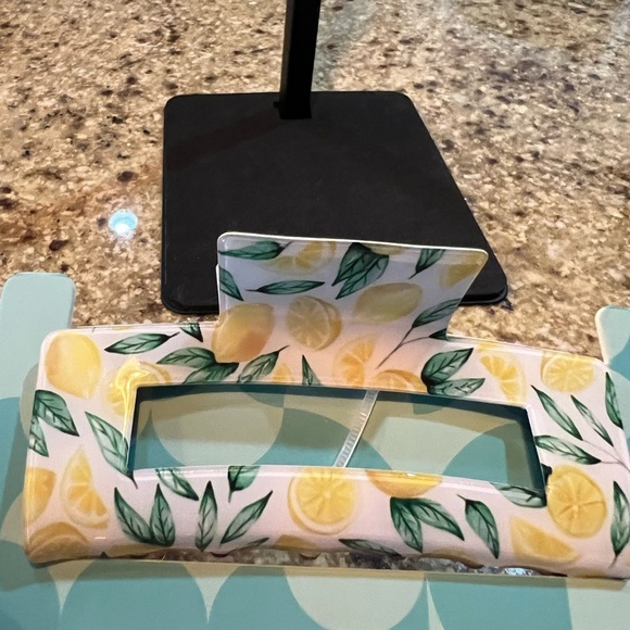 Piper K | Lemon & Orange Hair Clips 🍋🍊 - Picture 3 of 4